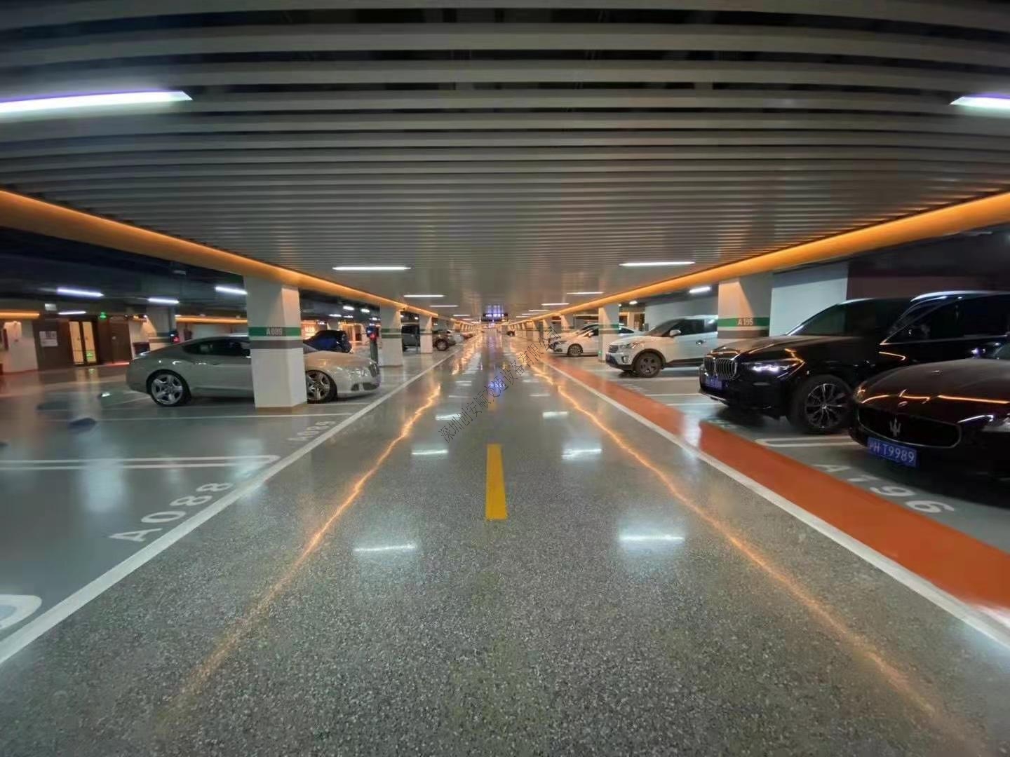 地下车库停车场划线的尺寸一般在是多少？